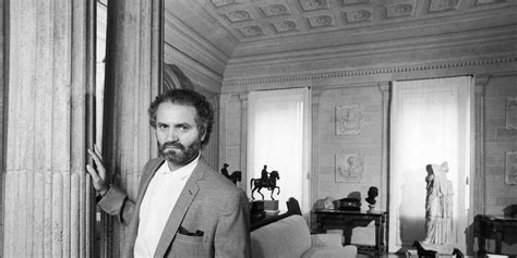 versace tesina collegamenti|Gianni Versace: storia e citazioni .